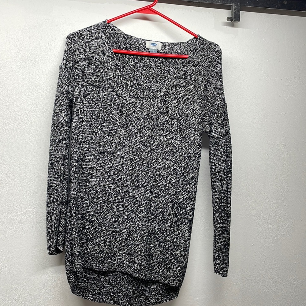Old navy, black and white long sleeve sweater